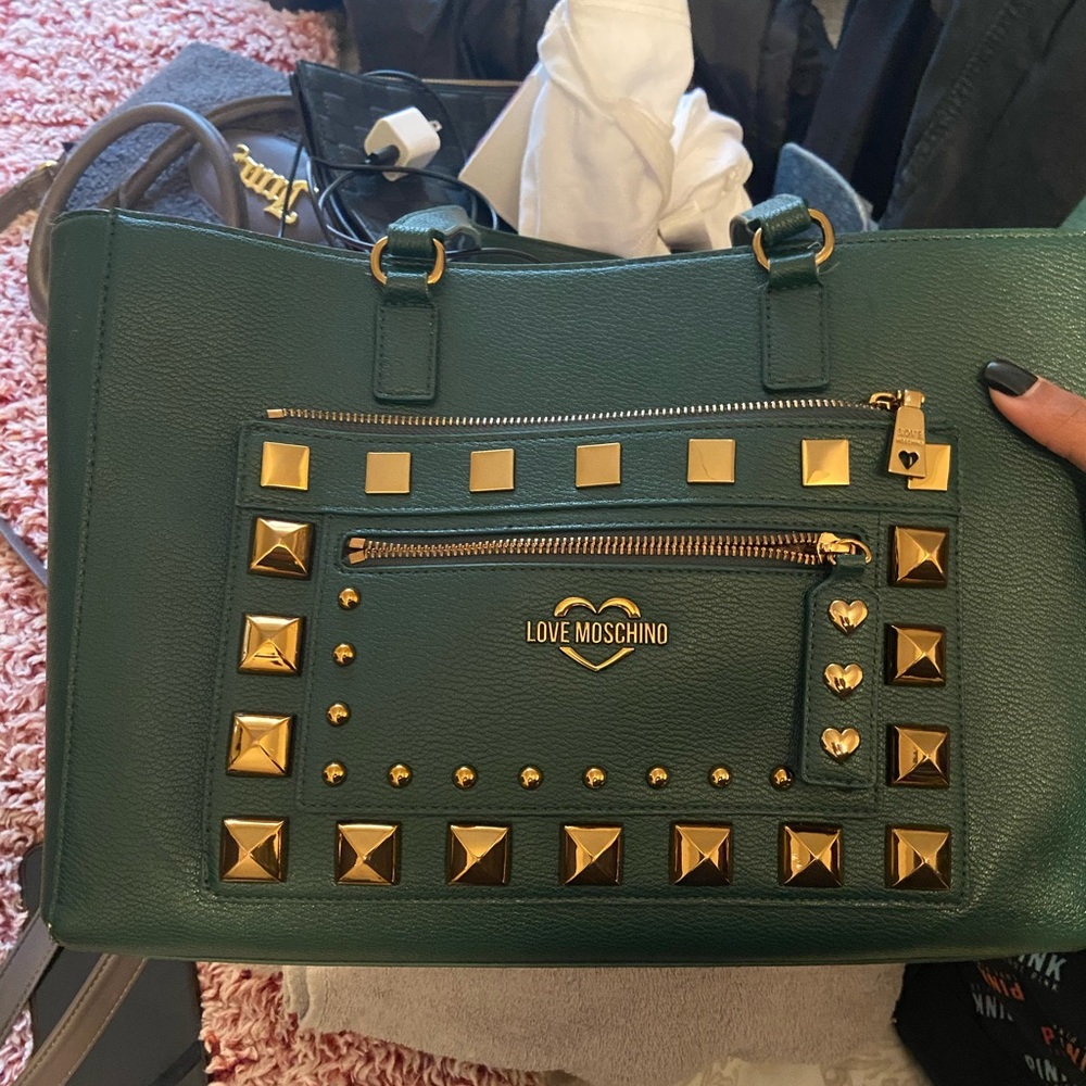 Croco Green Love Moschino shoulder bag.